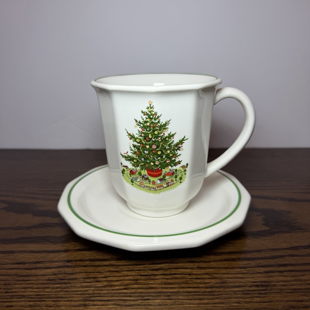Vintage PFALTZGRAFF Christmas Heritage 4" Mug With Saucer